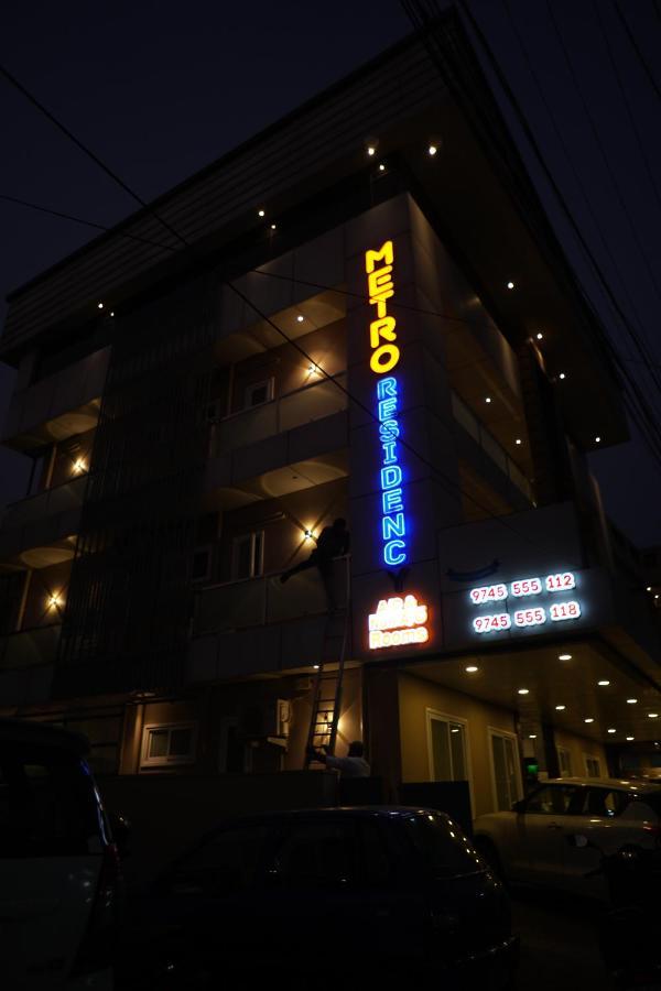 Metro Residency Hotel Kochi Bagian luar foto