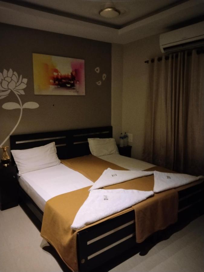 Metro Residency Hotel Kochi Bagian luar foto
