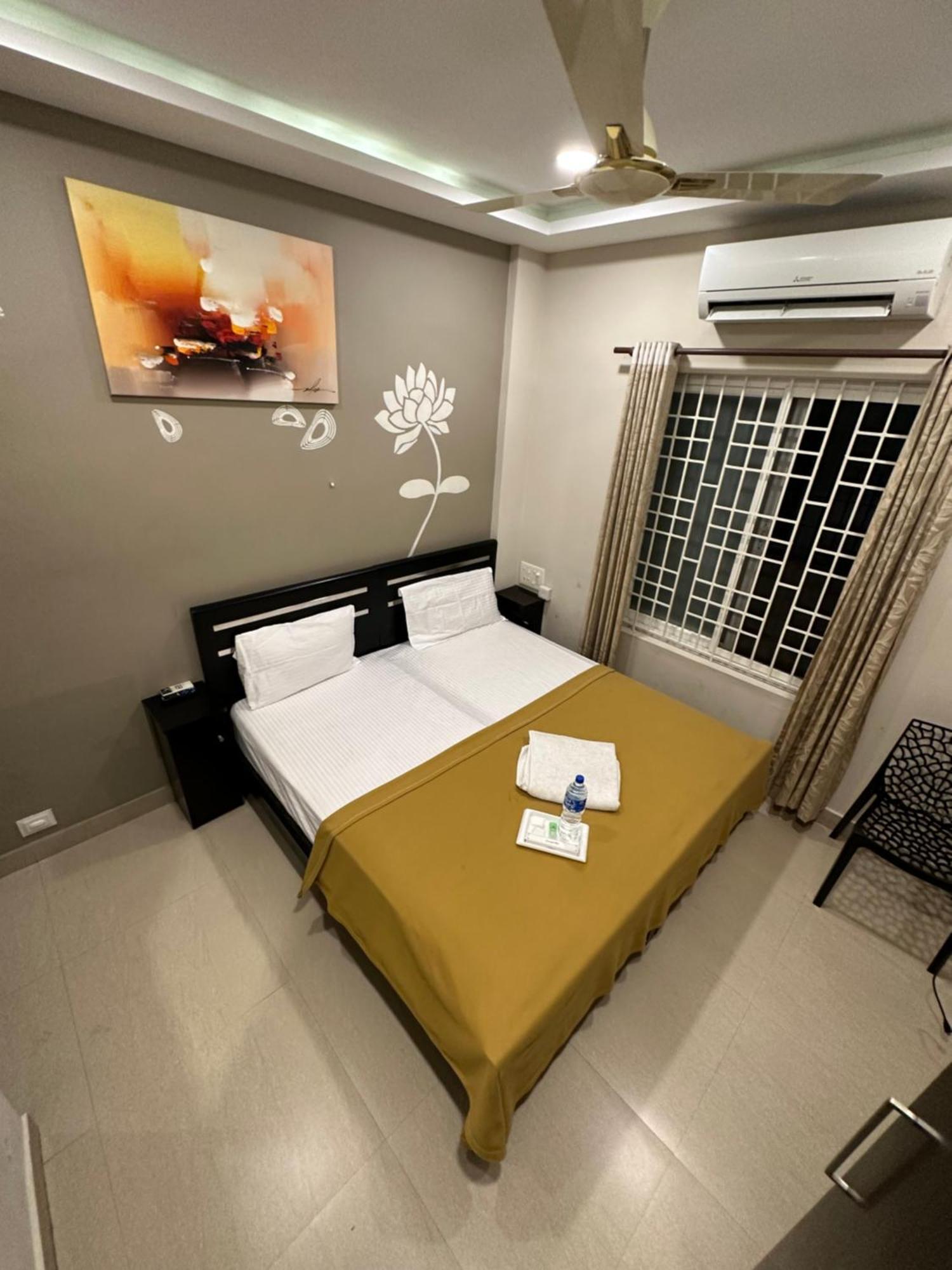 Metro Residency Hotel Kochi Bagian luar foto