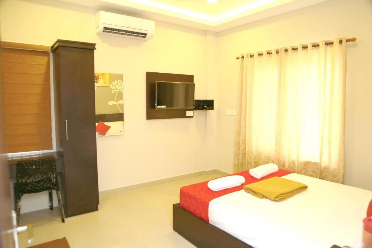 Metro Residency Hotel Kochi Bagian luar foto