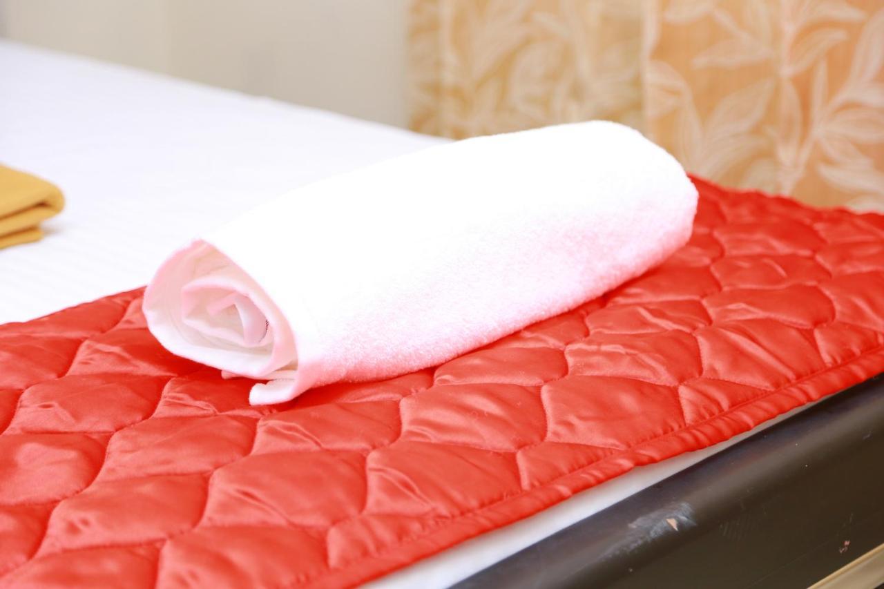 Metro Residency Hotel Kochi Bagian luar foto