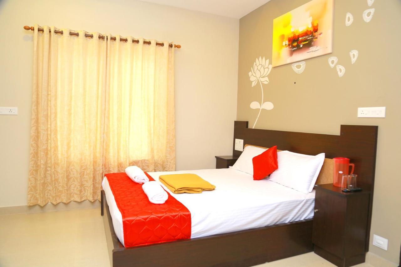 Metro Residency Hotel Kochi Bagian luar foto