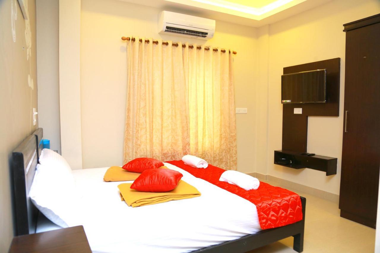 Metro Residency Hotel Kochi Bagian luar foto