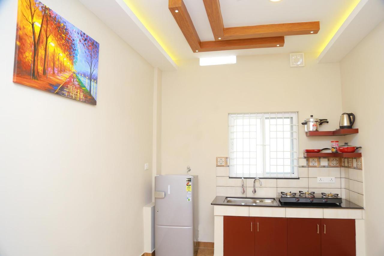 Metro Residency Hotel Kochi Bagian luar foto