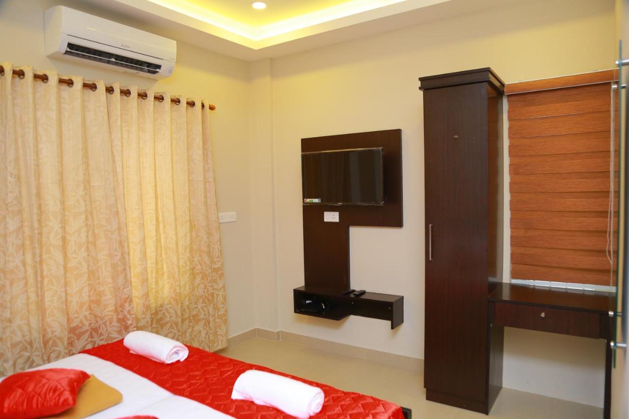 Metro Residency Hotel Kochi Bagian luar foto