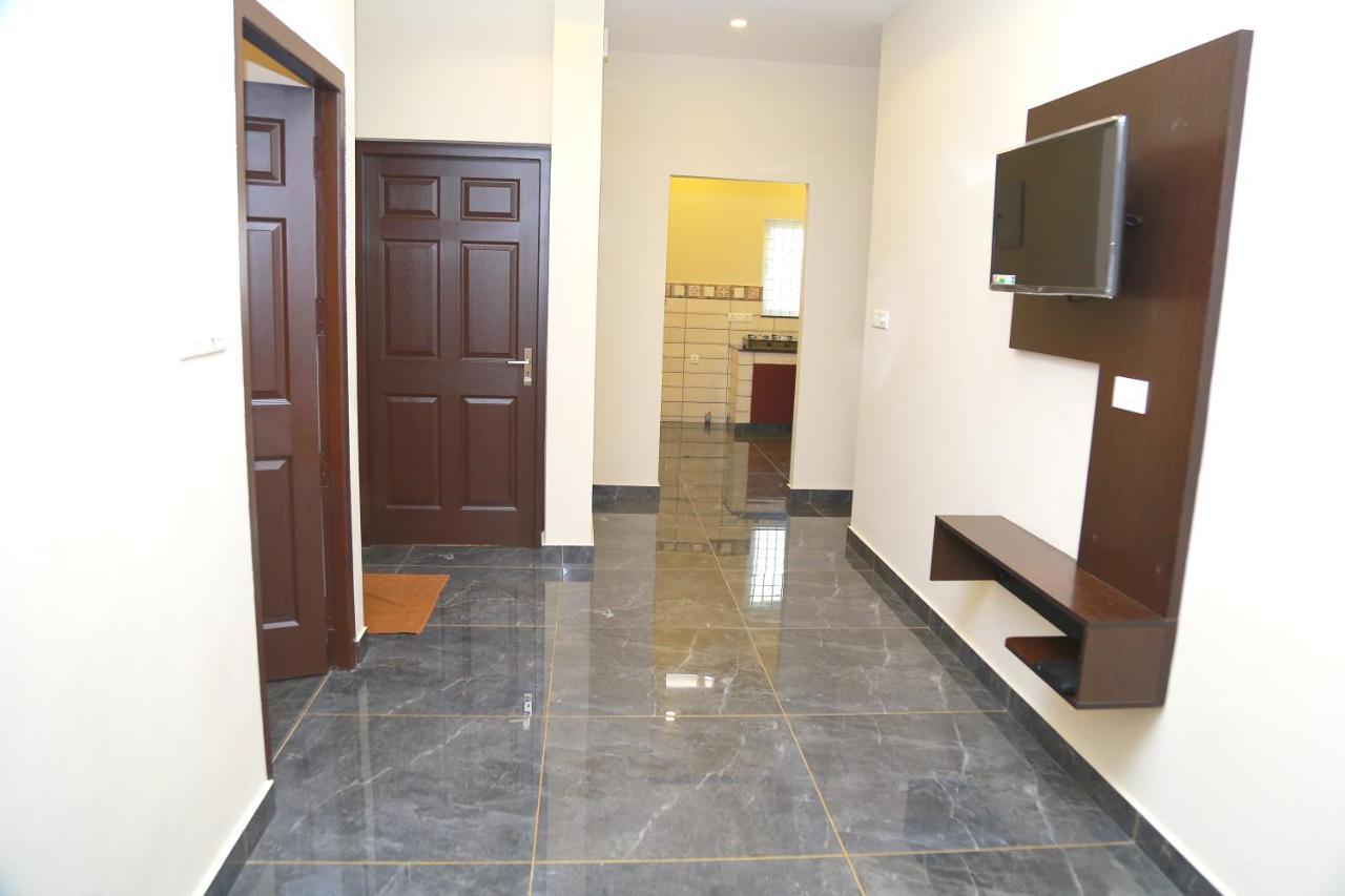 Metro Residency Hotel Kochi Bagian luar foto