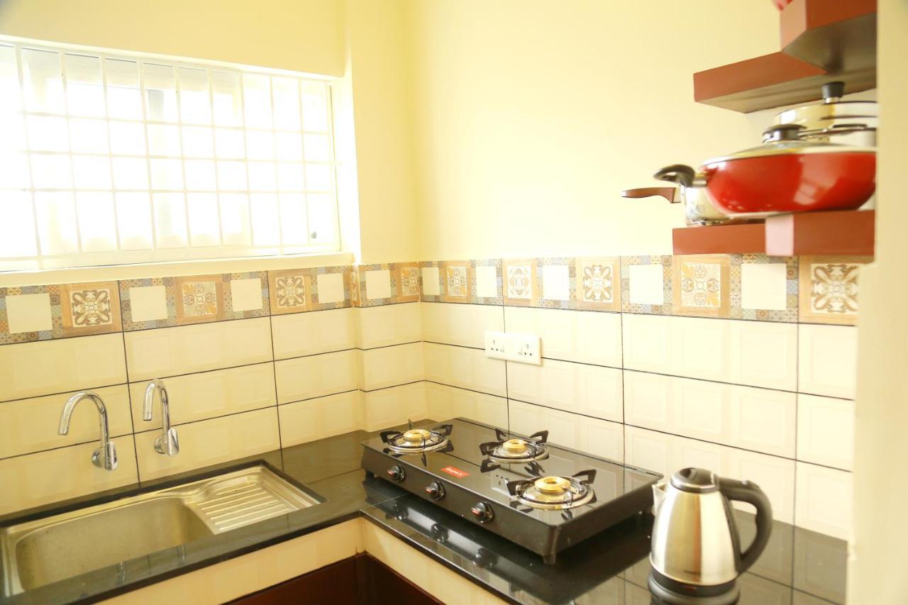 Metro Residency Hotel Kochi Bagian luar foto