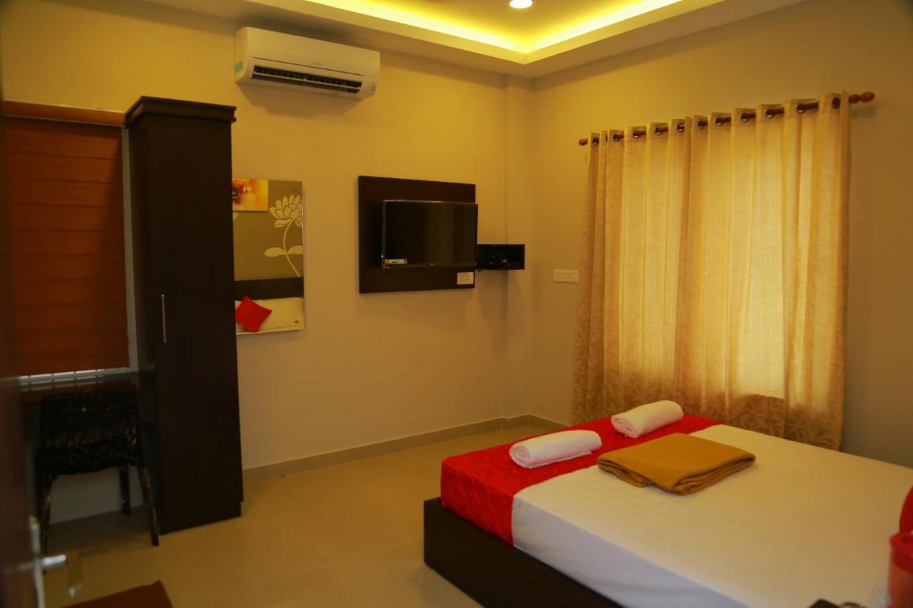 Metro Residency Hotel Kochi Bagian luar foto