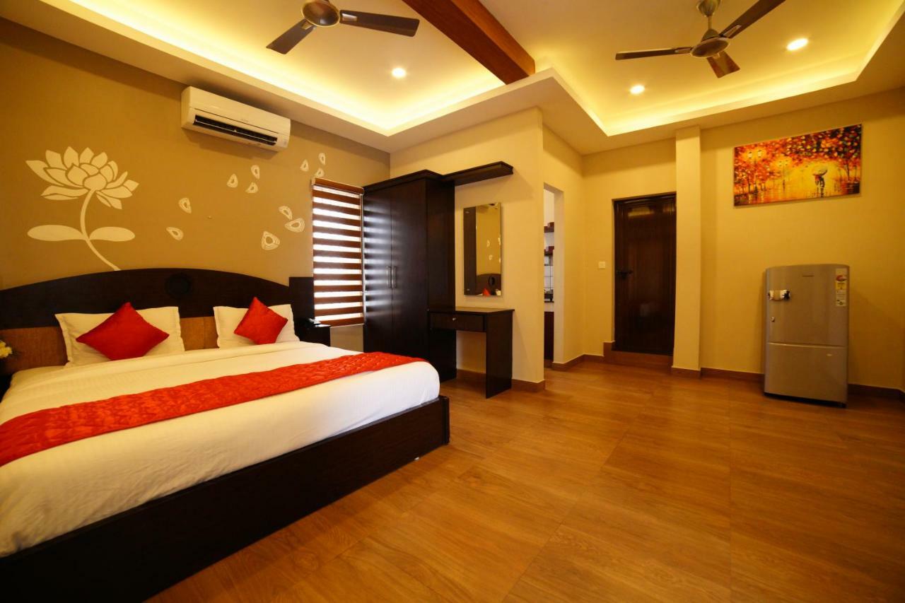 Metro Residency Hotel Kochi Bagian luar foto