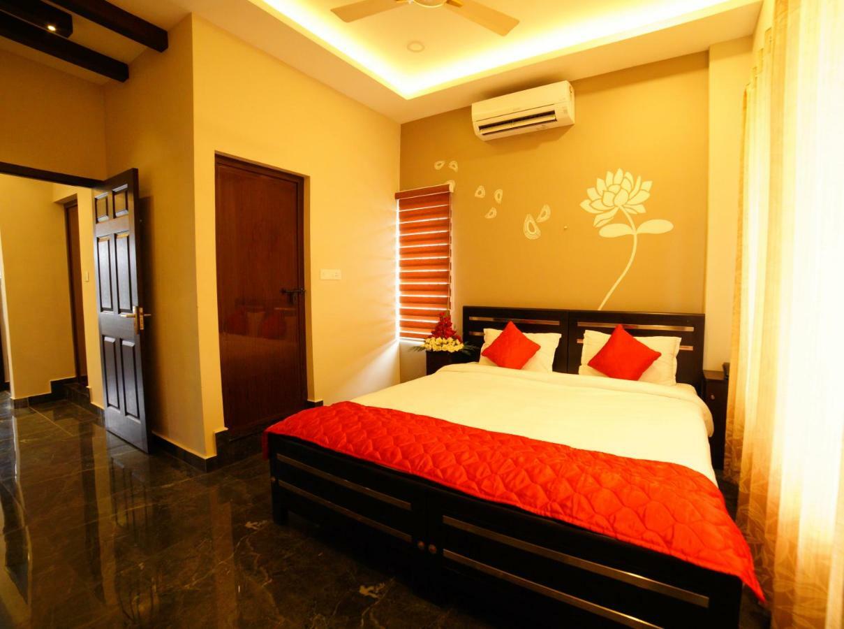 Metro Residency Hotel Kochi Bagian luar foto